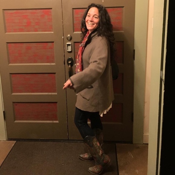 Meet your Posher, Susie - Picture 1 of 1